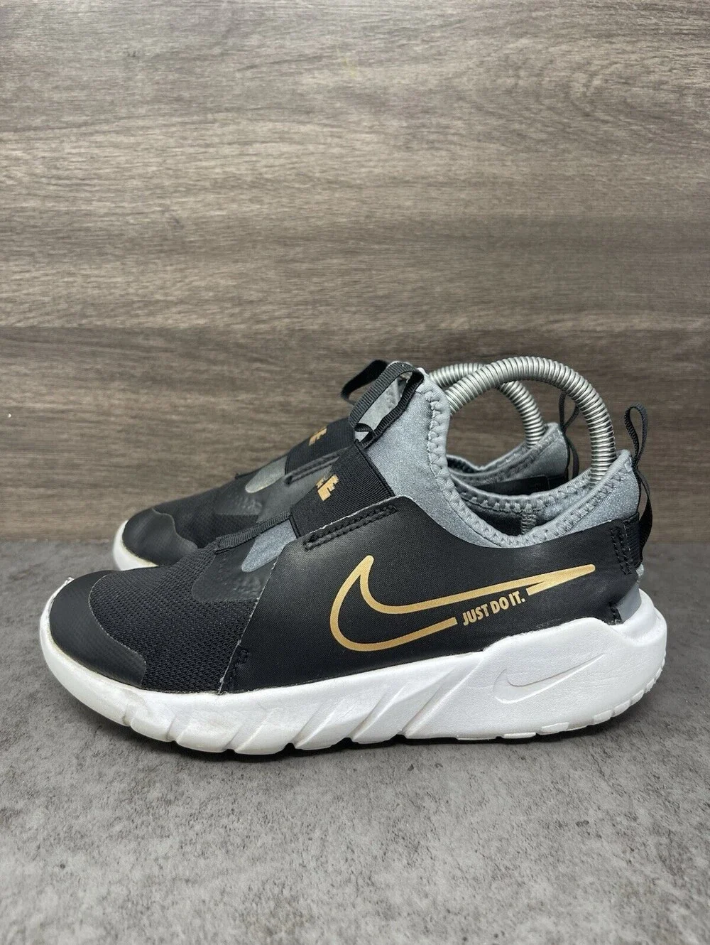 Nike Flex Runner 2 Sneakers Kids Size 5Y GS Black Gold DJ6038-007